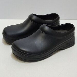 Klogs Springfield Black Slip-On Clogs US 8 Slip-Resistant Sole Orthotic-Friendly